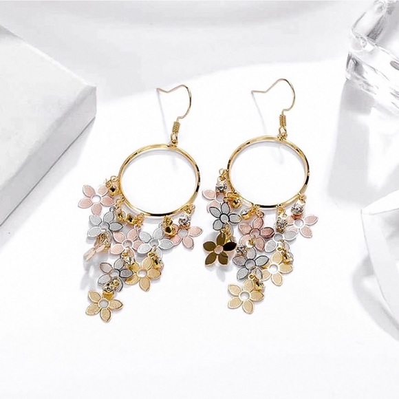 2/$20! Gold/Silver w/Crystals Flower Earrings - Picture 4 of 9